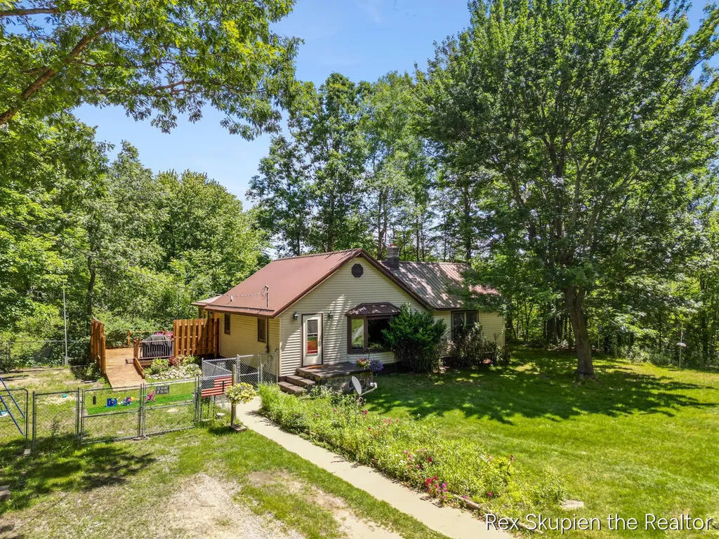 3497 W Baseline Road Lincoln Township MI 49349