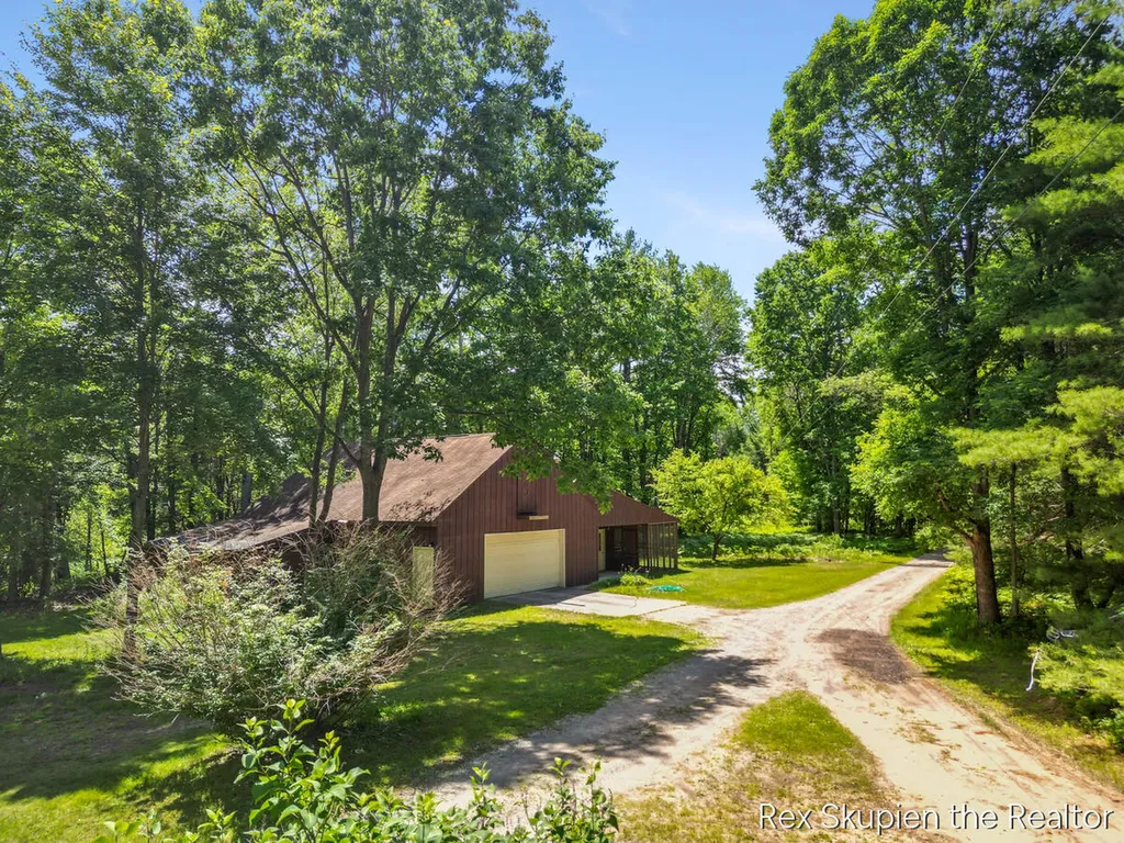 3497 W Baseline Road Lincoln Township MI 49349