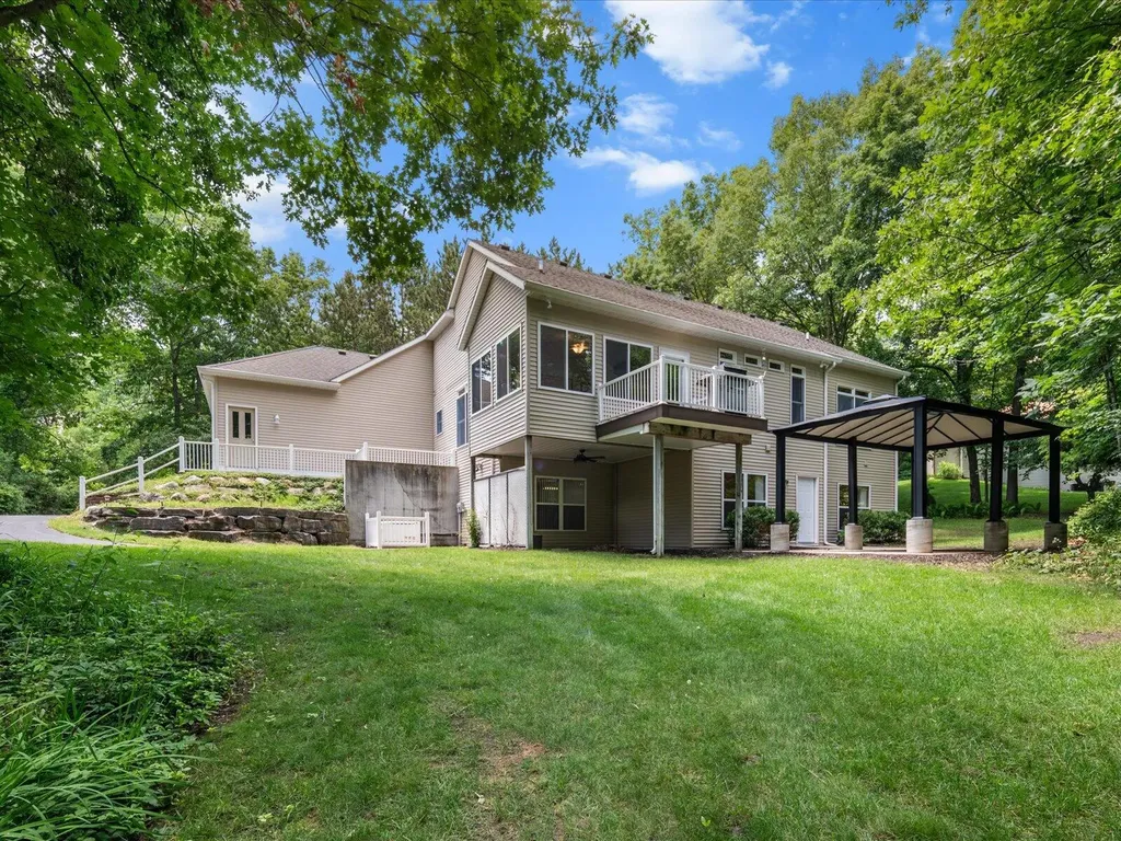 3475 Trail West Drive NE Grand Rapids Charter Township MI 49525