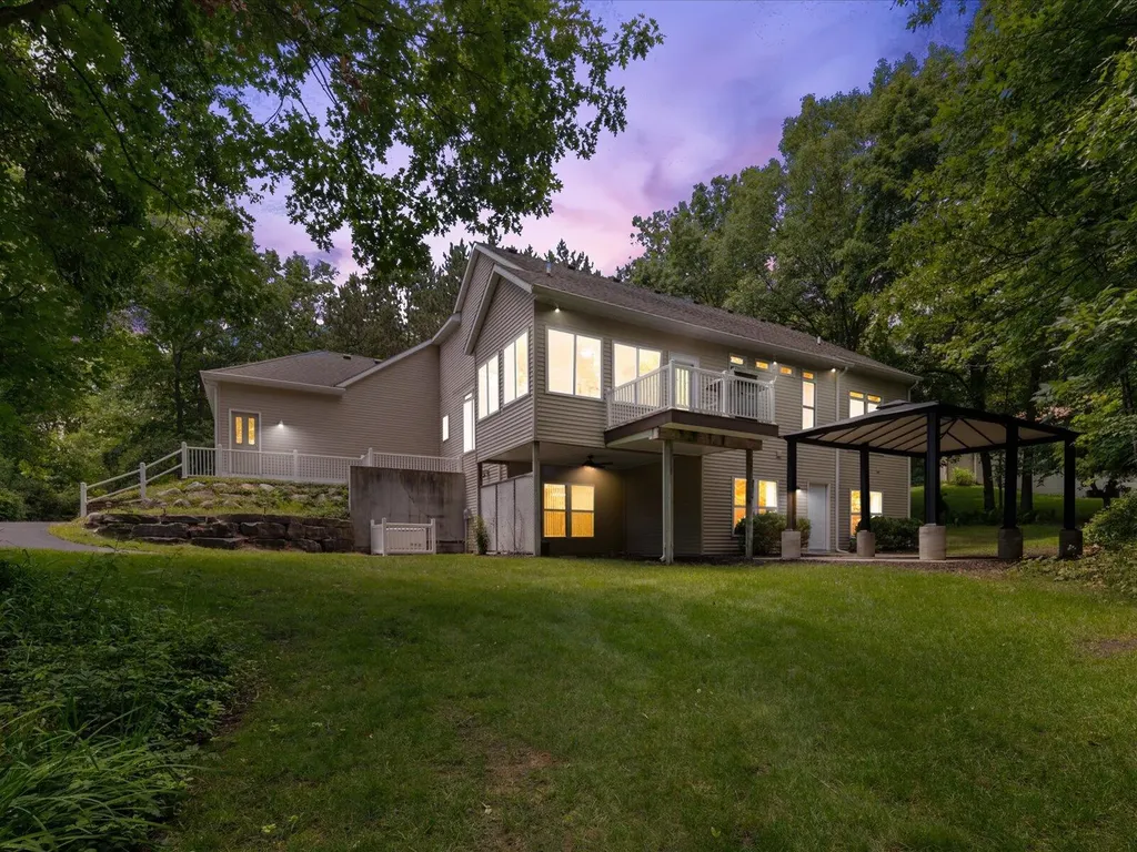 3475 Trail West Drive NE Grand Rapids Charter Township MI 49525