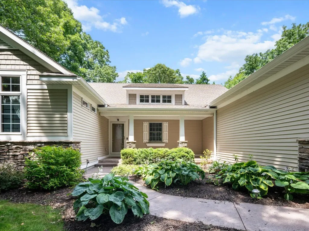 3475 Trail West Drive NE Grand Rapids Charter Township MI 49525