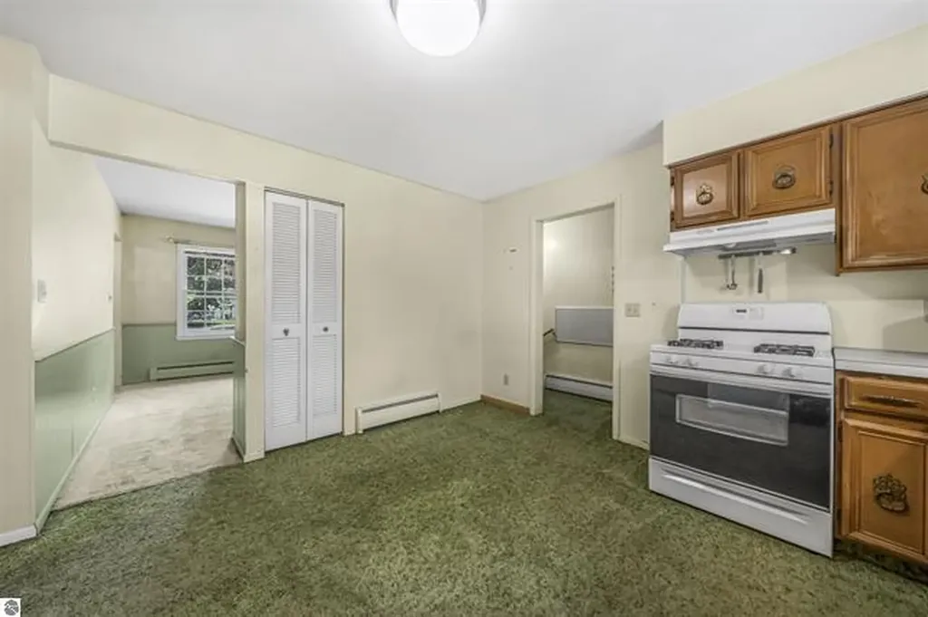 424 Crestview Place Cadillac City MI 49601