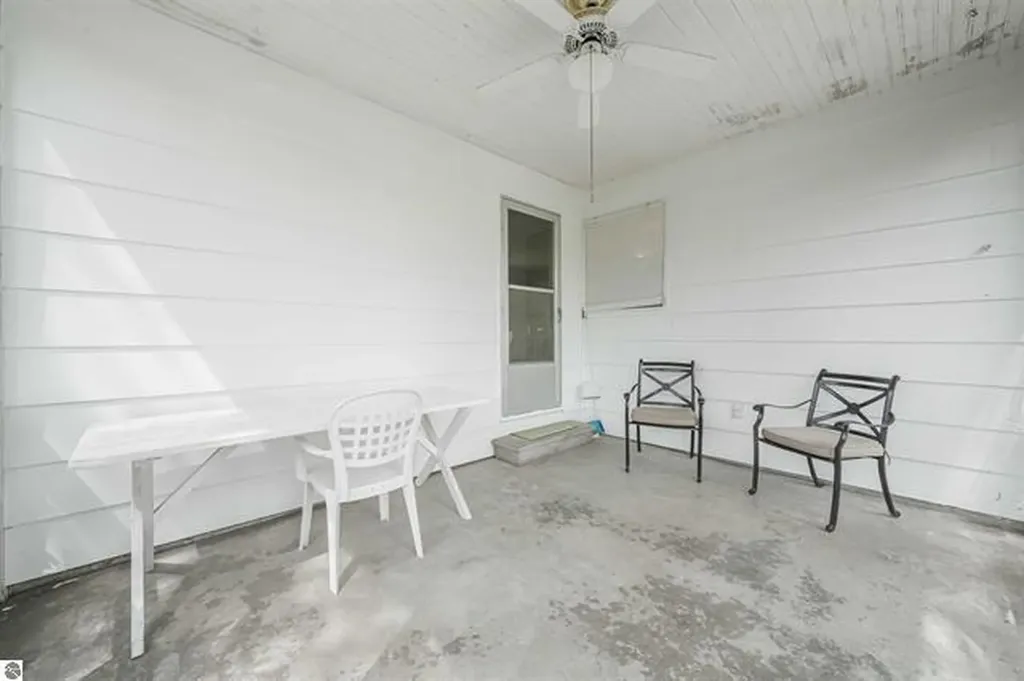 424 Crestview Place Cadillac City MI 49601