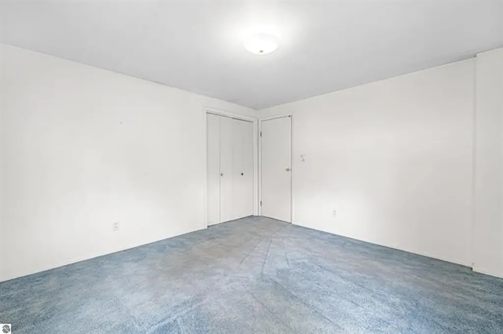 424 Crestview Place Cadillac City MI 49601