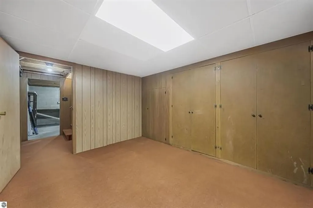 424 Crestview Place Cadillac City MI 49601
