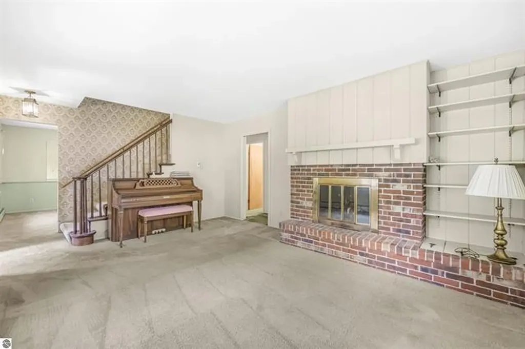 424 Crestview Place Cadillac City MI 49601