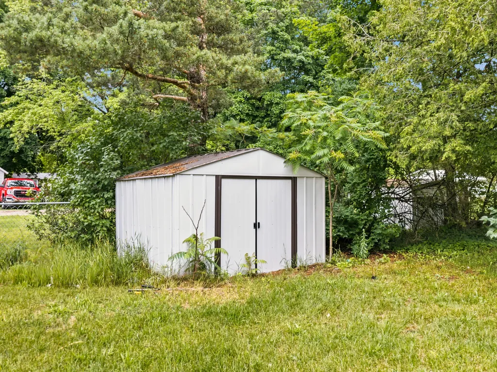 1321 Colburn Avenue Big Rapids Charter Township MI 49307