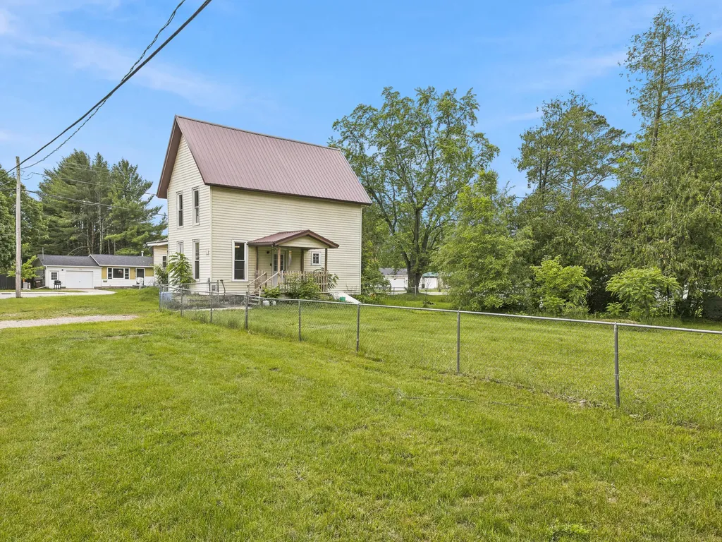 1321 Colburn Avenue Big Rapids Charter Township MI 49307