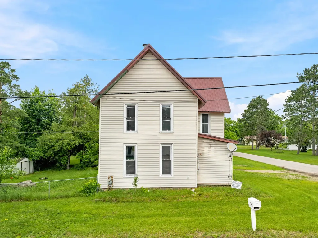 1321 Colburn Avenue Big Rapids Charter Township MI 49307