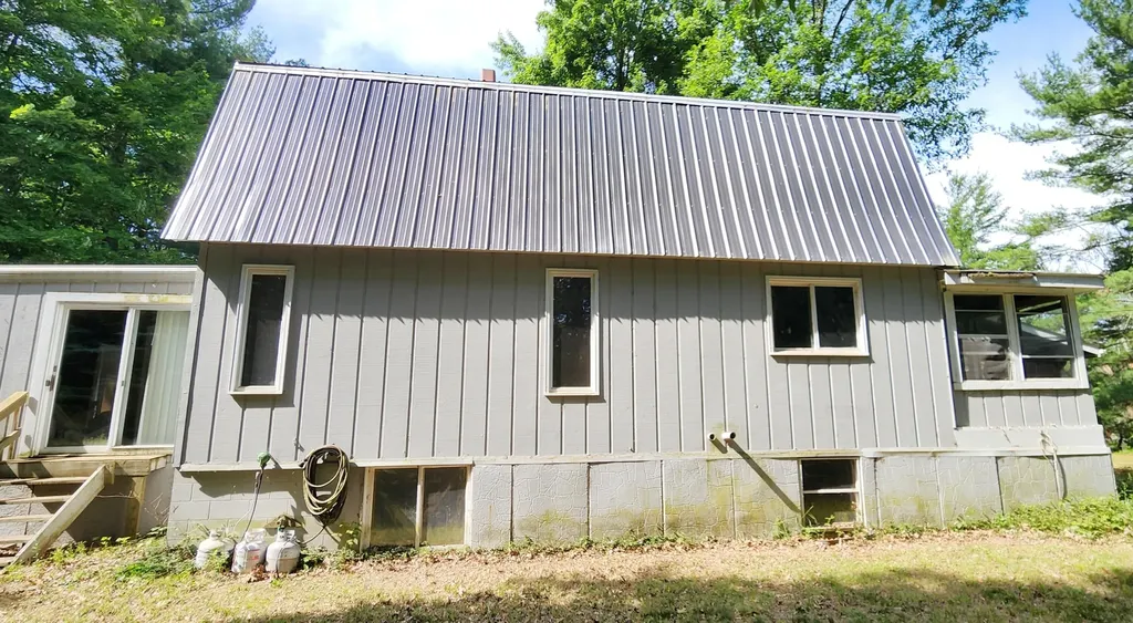2100 Newcosta Avenue Aetna Township MI 49337