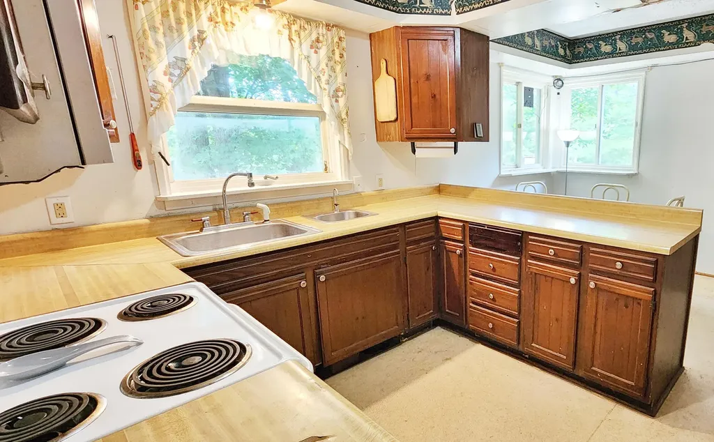 2100 Newcosta Avenue Aetna Township MI 49337