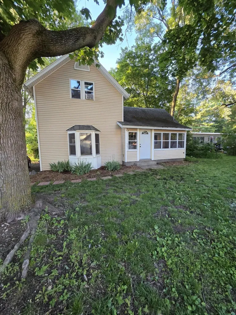 303 Rathburn Unknown City MI 49329