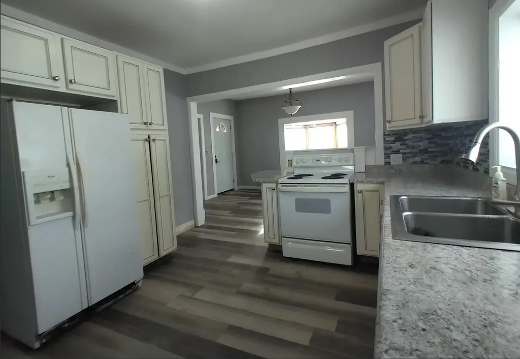 303 Rathburn Unknown City MI 49329