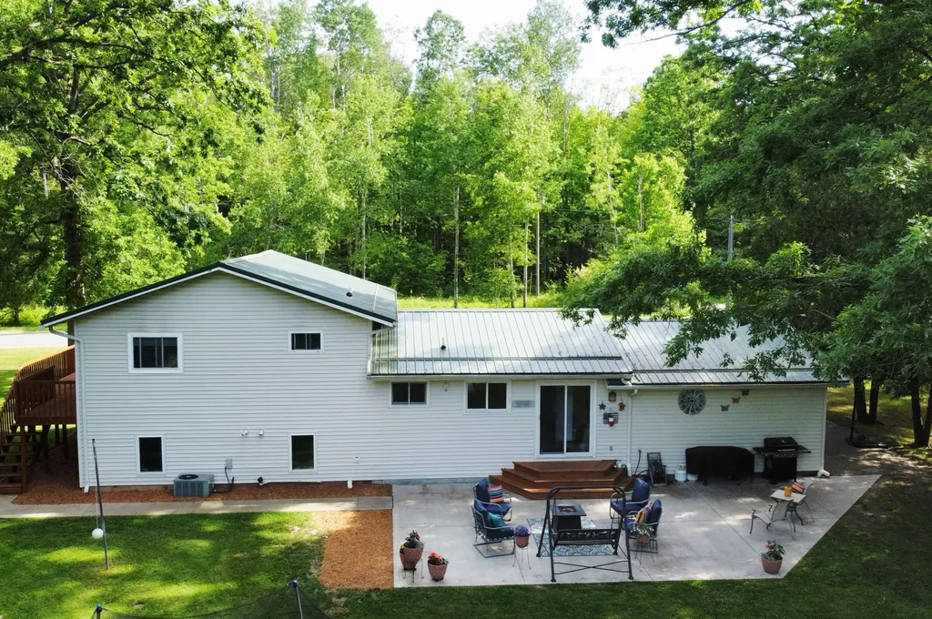 2790 W Wing Road Deerfield Township MI 48858