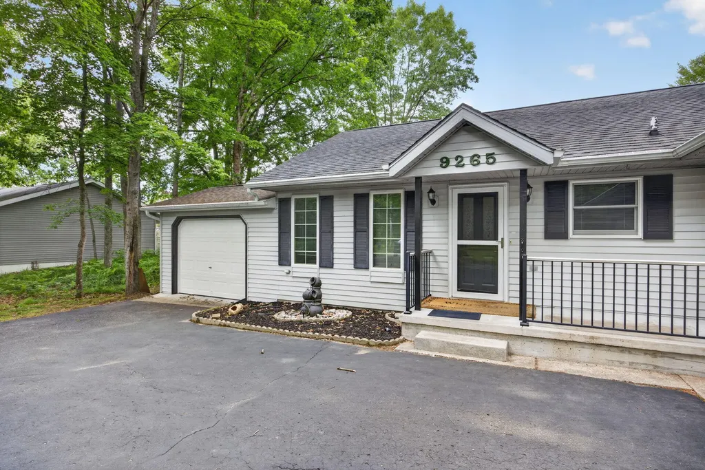 9265 Golf Port Drive Morton Township MI 49346