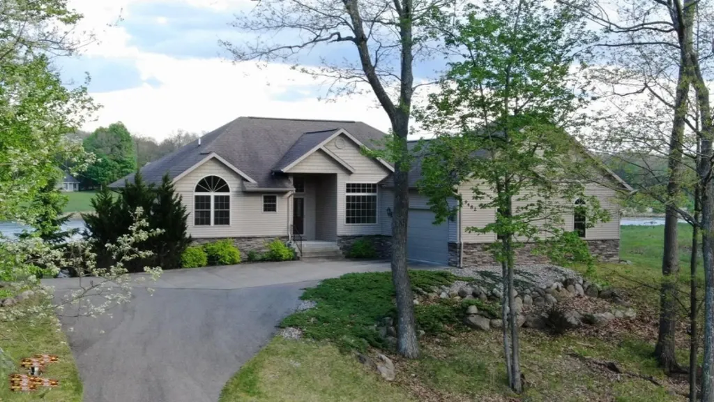 9482 Stonebridge Morton Township MI 49346