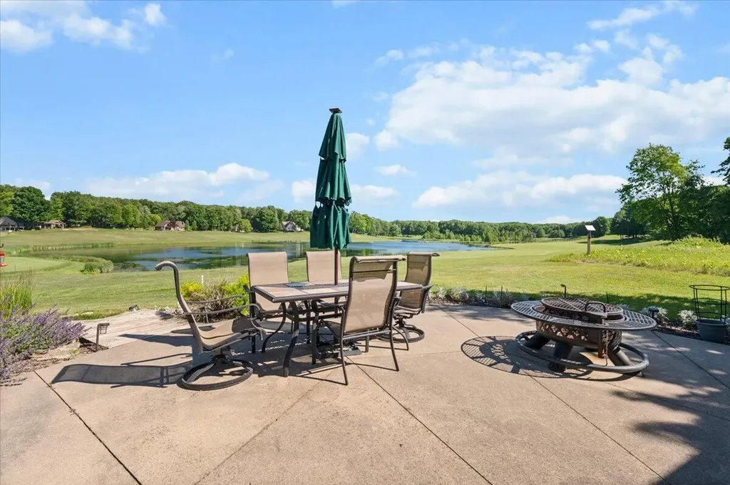9482 Stonebridge Morton Township MI 49346