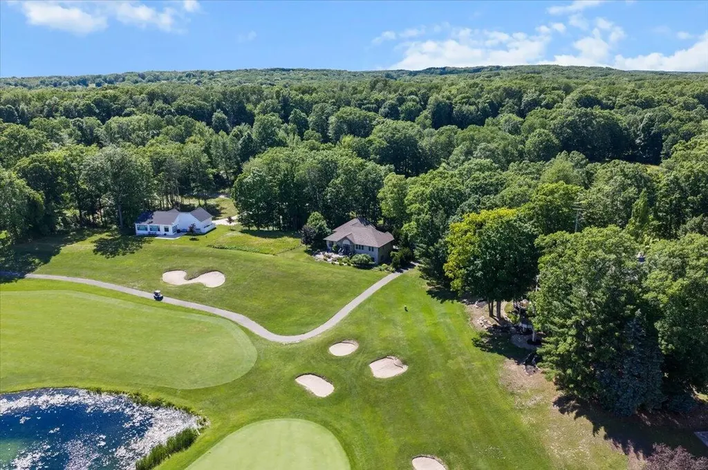 9482 Stonebridge Morton Township MI 49346
