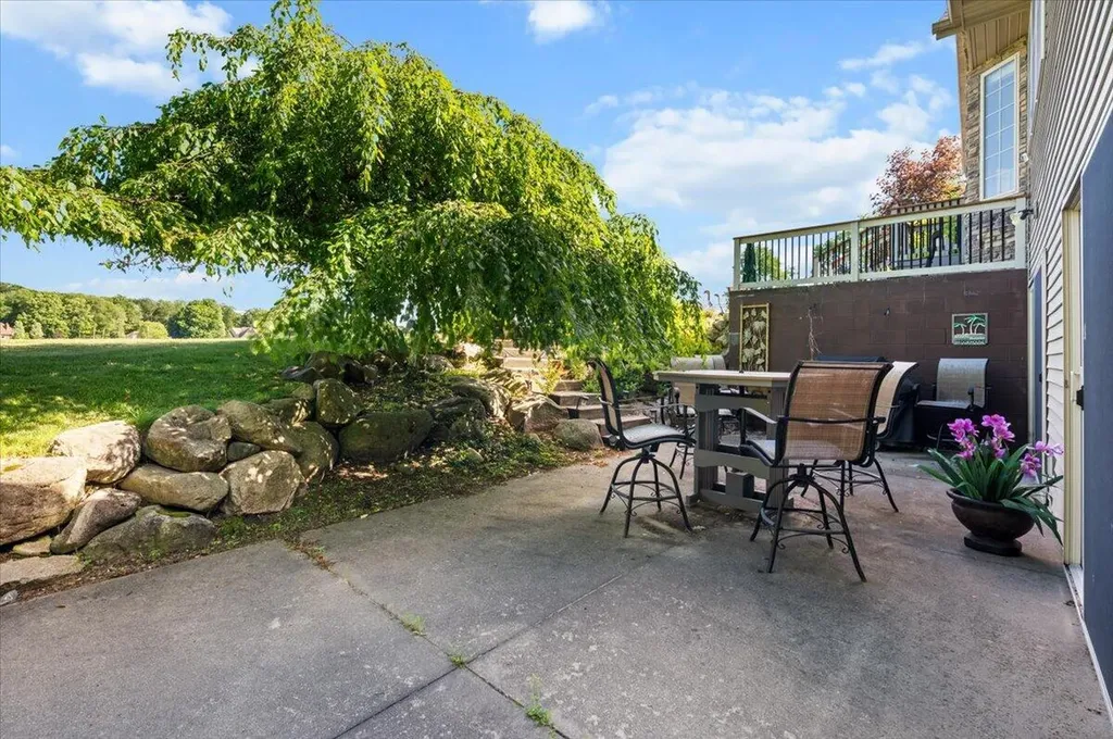 9482 Stonebridge Morton Township MI 49346