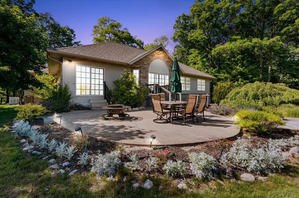 9482 Stonebridge Morton Township MI 49346