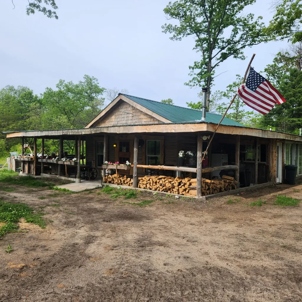 2833 E 40th Street Cherry Valley Township MI 49642