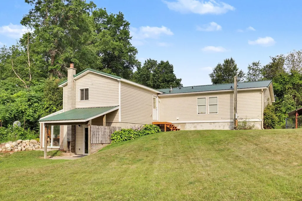 9752 Fuller Road Montcalm Township MI 48838