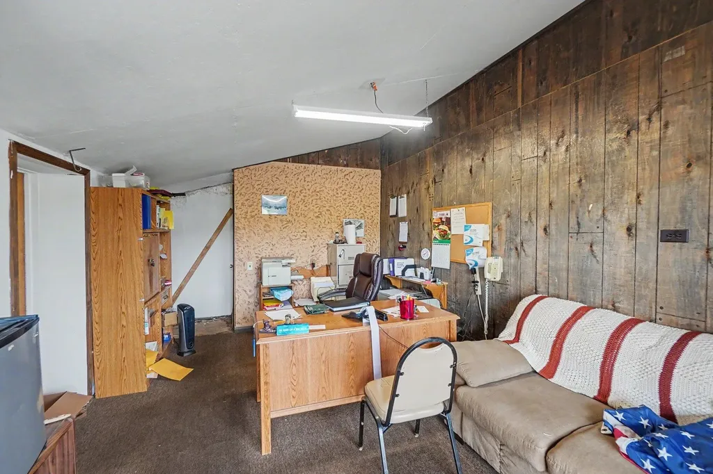 20221 Us-10 Reed City City MI 49677