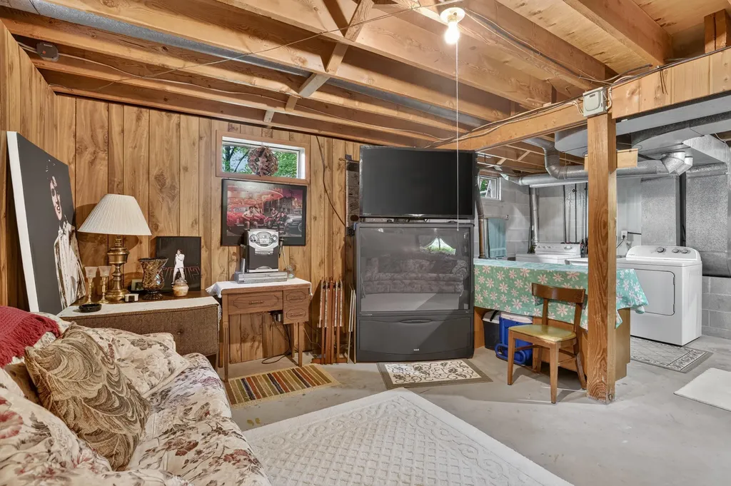 20210 Maple Drive Richmond Township MI 49677