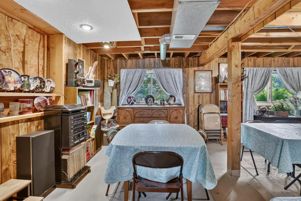 20210 Maple Drive Richmond Township MI 49677