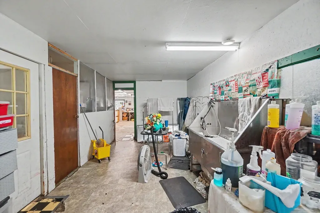 20221 Us-10 Reed City City MI 49677