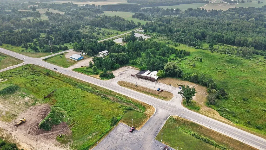 20221 Us-10 Reed City City MI 49677