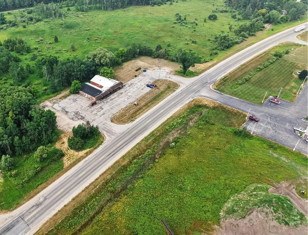 20221 Us-10 Reed City City MI 49677