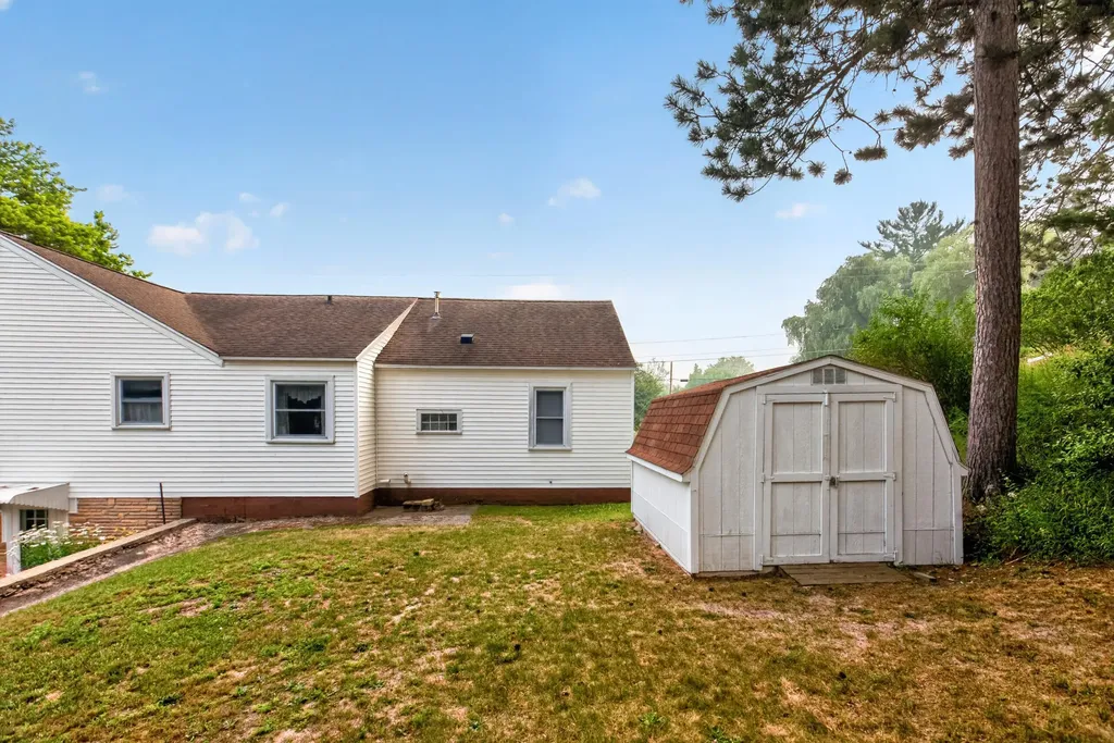 226 W Church Avenue Reed City City MI 49677