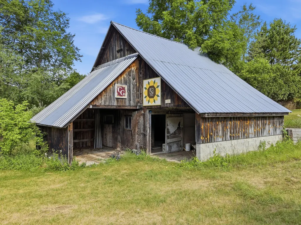 198 Mill Millbrook Township MI 49310