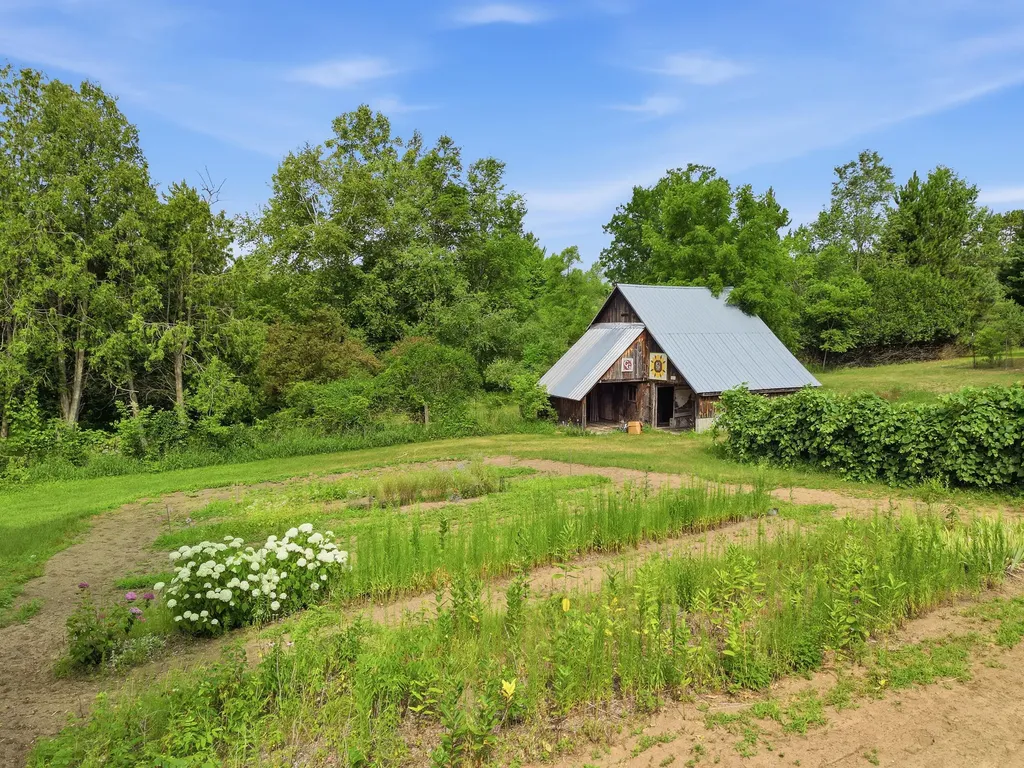 198 Mill Millbrook Township MI 49310