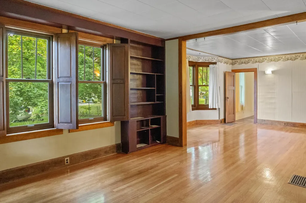 355 Quarterline Street Newaygo City MI 49337
