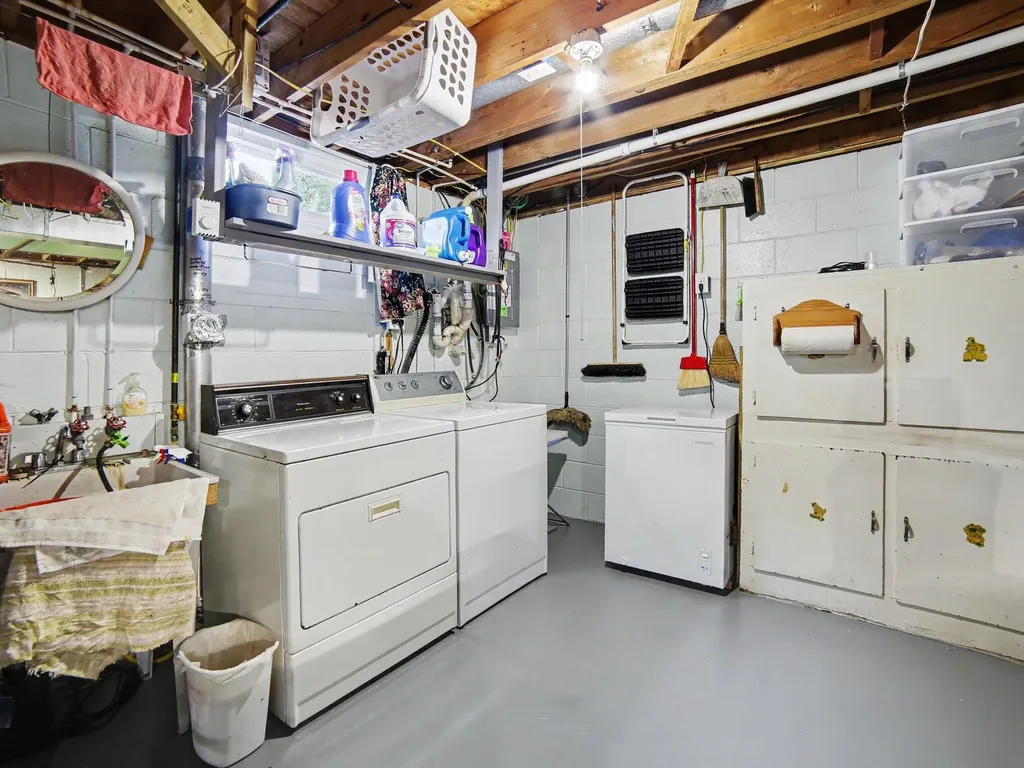 195 Smith Street Unknown City MI 49421