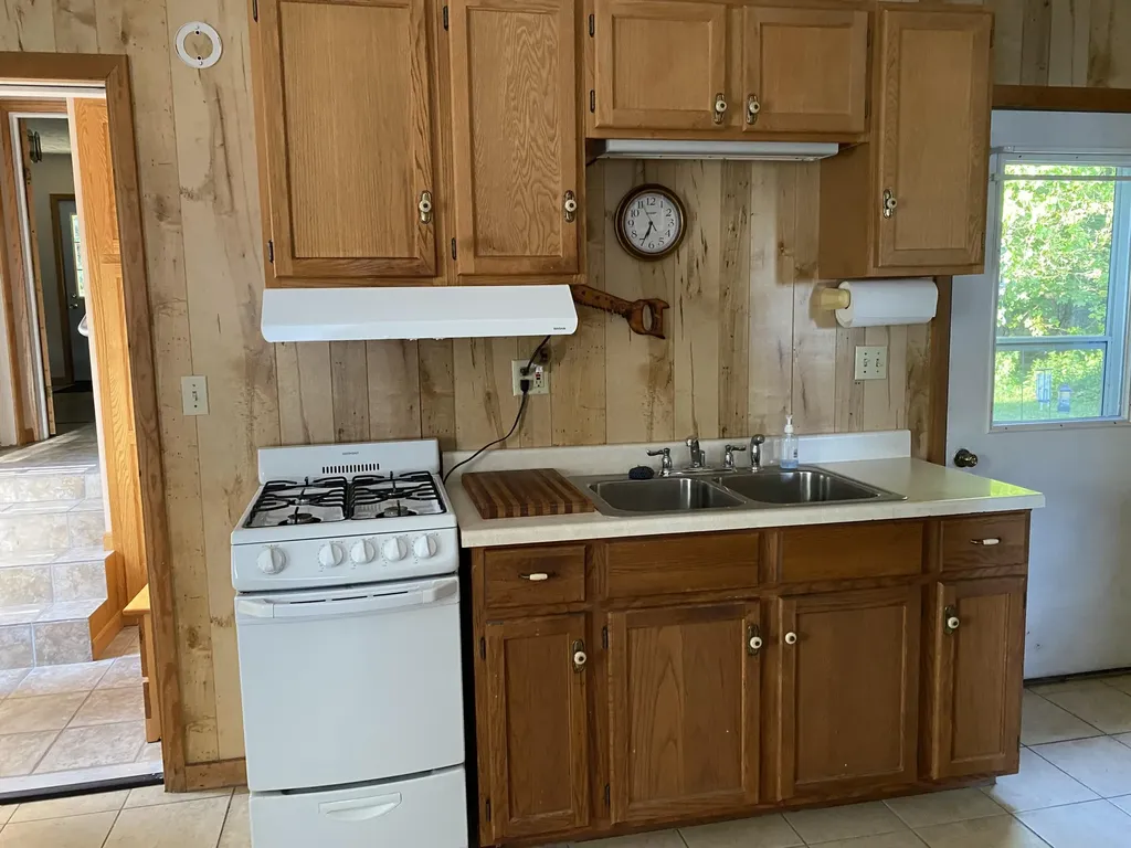 627 S Ensley Street Reynolds Township MI 49329