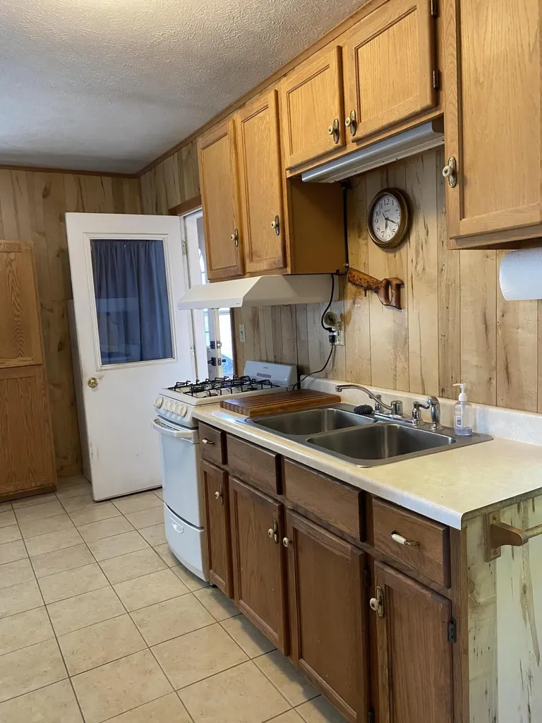 627 S Ensley Street Reynolds Township MI 49329