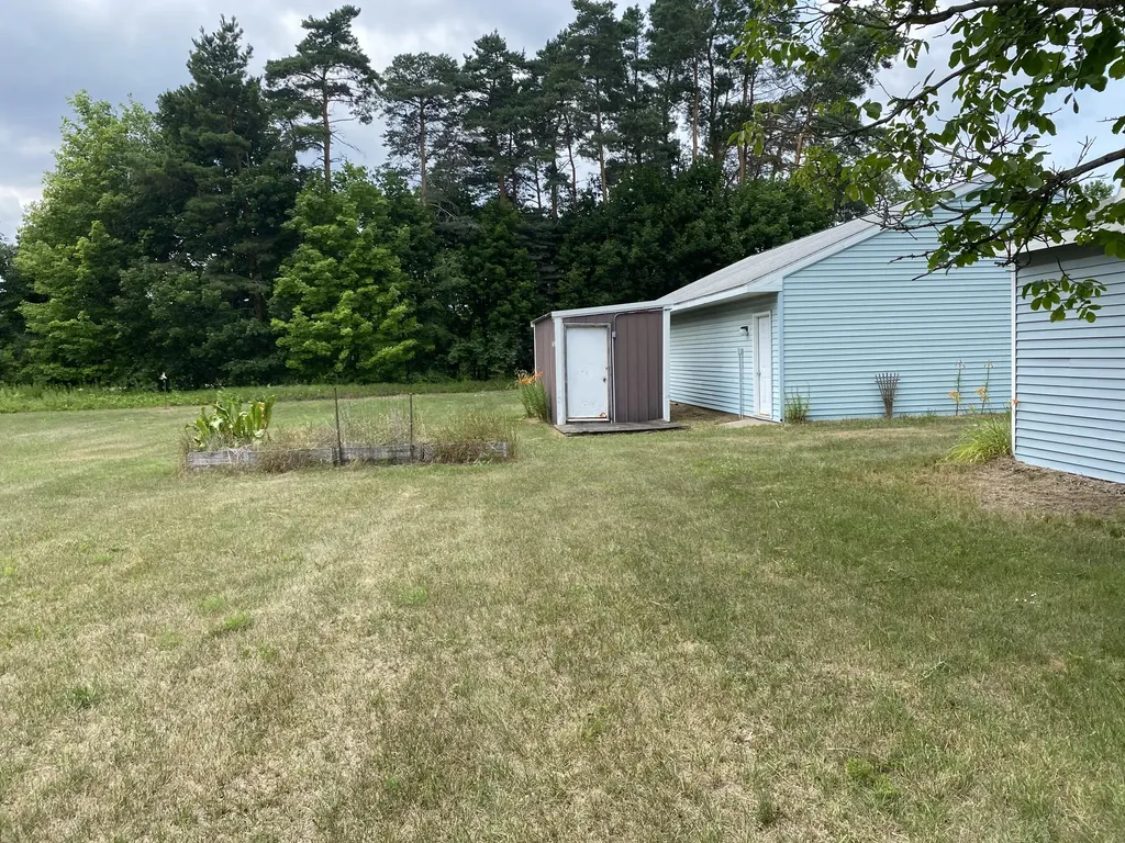 627 S Ensley Street Reynolds Township MI 49329