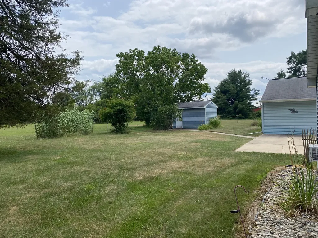 627 S Ensley Street Reynolds Township MI 49329