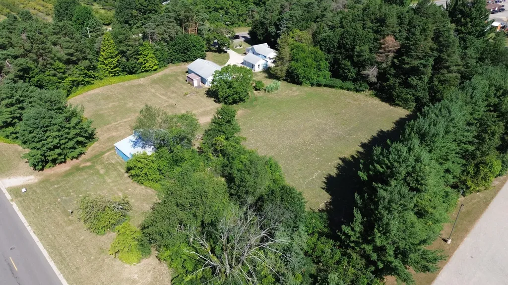 627 S Ensley Street Reynolds Township MI 49329