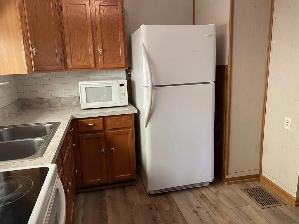 627 S Ensley Street Reynolds Township MI 49329