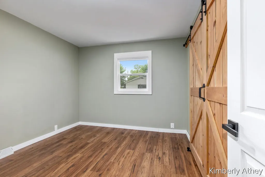 207 W Maple Street Unknown City MI 48811