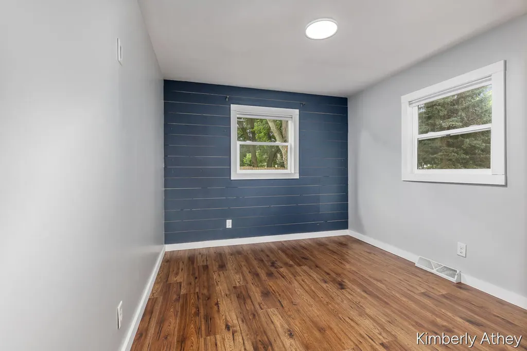 207 W Maple Street Unknown City MI 48811