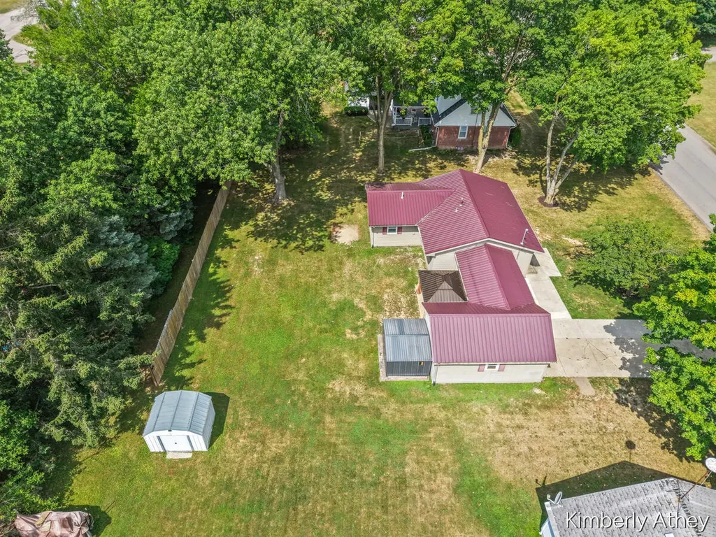 207 W Maple Street Unknown City MI 48811