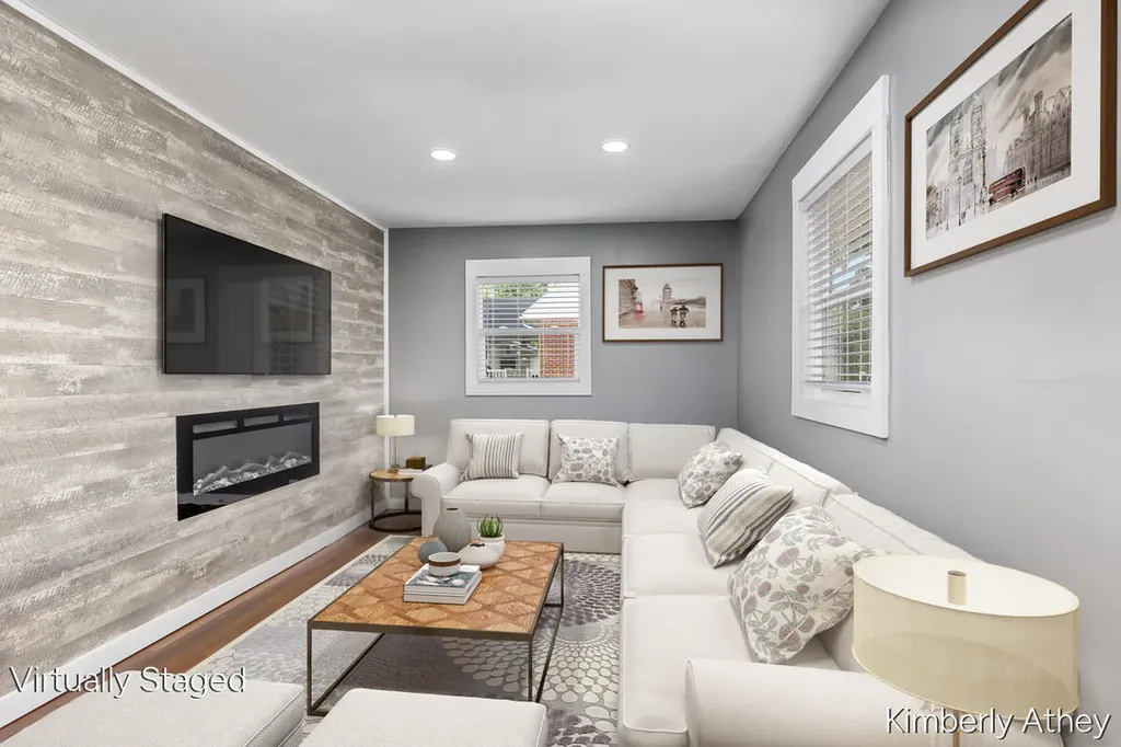 207 W Maple Street Unknown City MI 48811