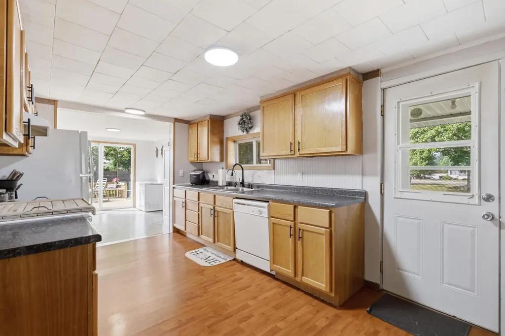 506 N Lincoln Avenue Unknown City MI 48850