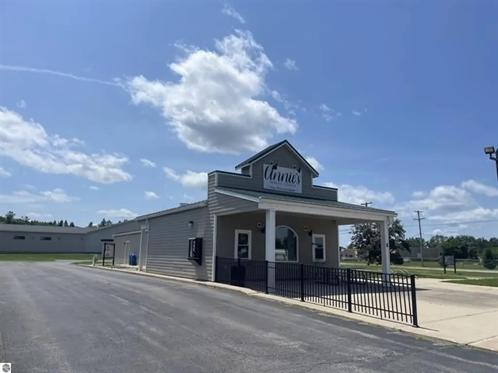 9052 E 13th Street Haring Charter Township MI 49601