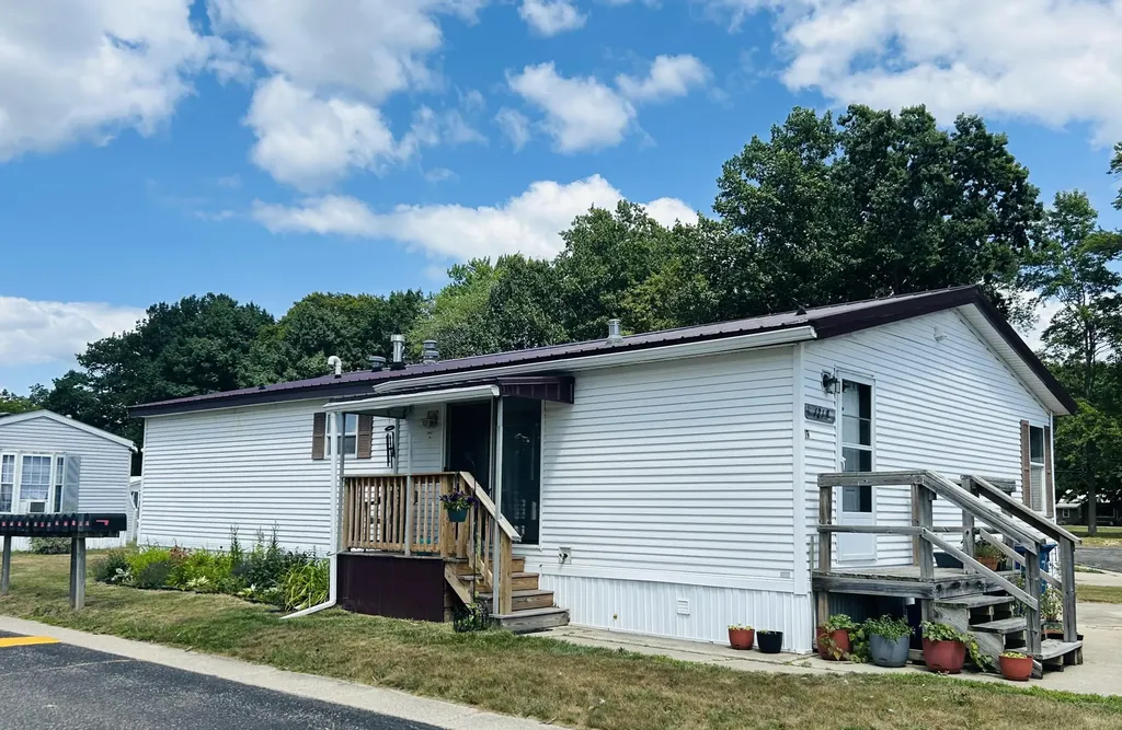 1219 Royal Drive Fremont City MI 49412